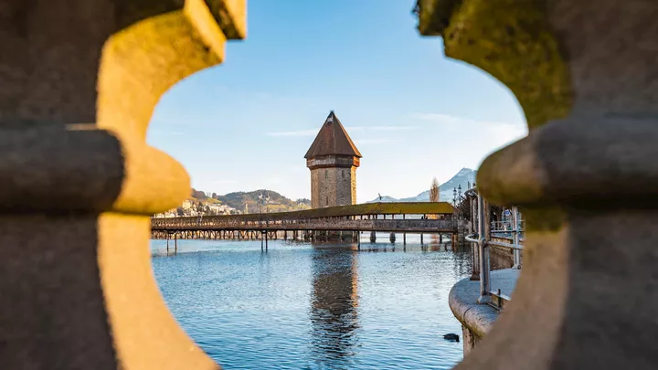 chapel-bridge-lucerne-switzerland-2